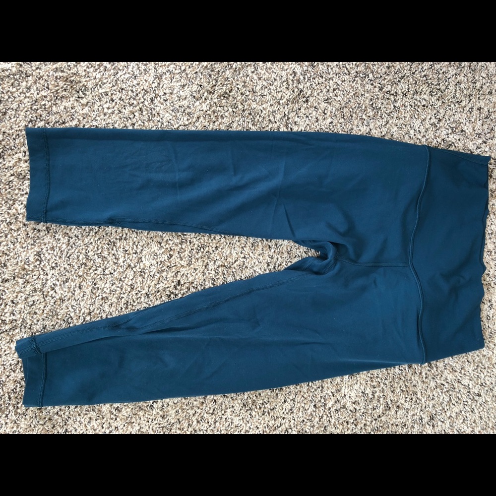 Lululemon align crop size 8 teal color.